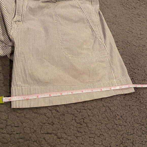 Levi’s Strip Shorts - Picture 9 of 13